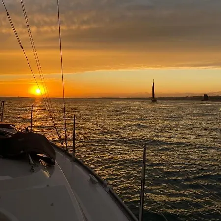Luxury Sailing Boat *