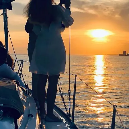 Botel Luxury Sailing Boat Lisboa